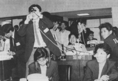 2000年:中國(guó)股市2000點(diǎn)3312.png 2000年:中國(guó)股市2000點(diǎn)3312.png